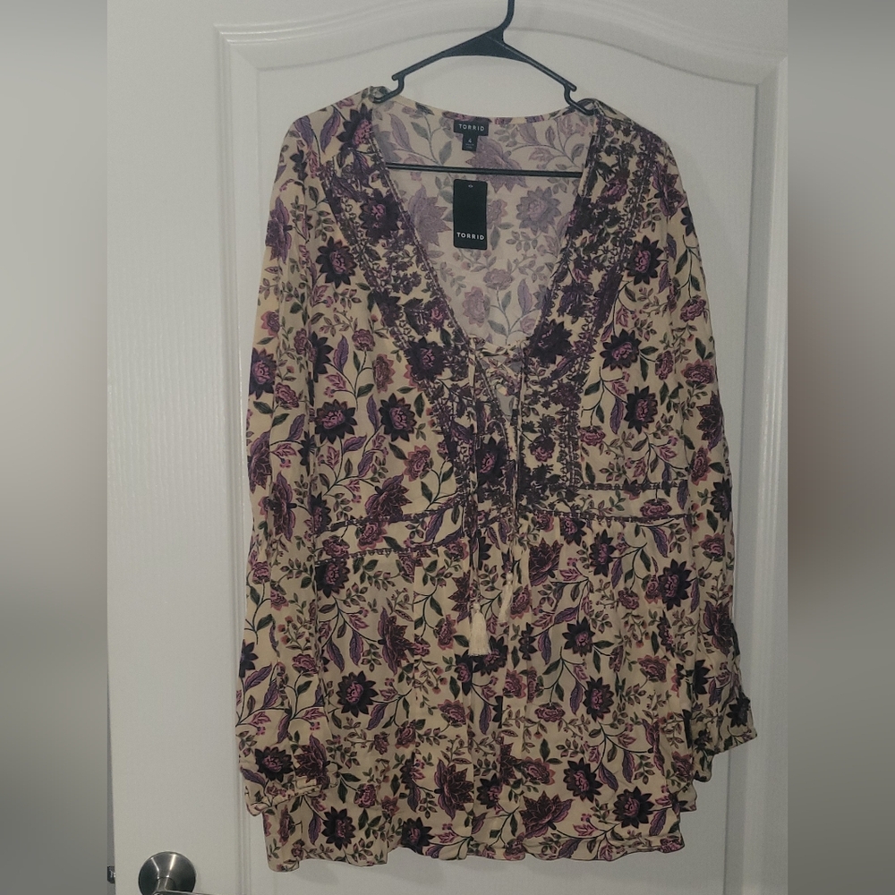 Torrid Cream and Purple Wrap Blouse 3/4 Sleeve